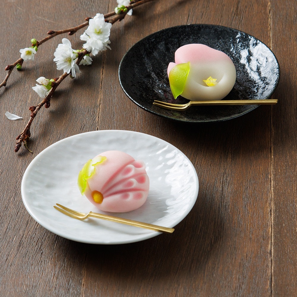 【YAMATSU STANDARD】11cm 小皿 副菜 取鉢 豆皿 醤油皿 おやつ 丸皿 プレート 皿 白 黒 ホワイト ブラック おしゃれ 収納 カフェ食器 シンプル 美濃焼 磁器 ポーセラーツ BPAフリー ギフト 業務用 軽い 日本製