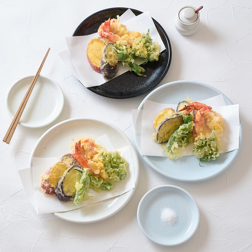 【YAMATSU STANDARD】21cm 中皿 ミート皿 盛りつけ ワンプレート 前菜皿 カレー パスタ シンプル 丸皿 プレート 皿 白 黒 青 ホワイト ブラック ライトブルー おしゃれ 収納 カフェ食器 シンプル 美濃焼 磁器 ポーセラーツ BPAフリー ギフト 業務用 軽い 日本製