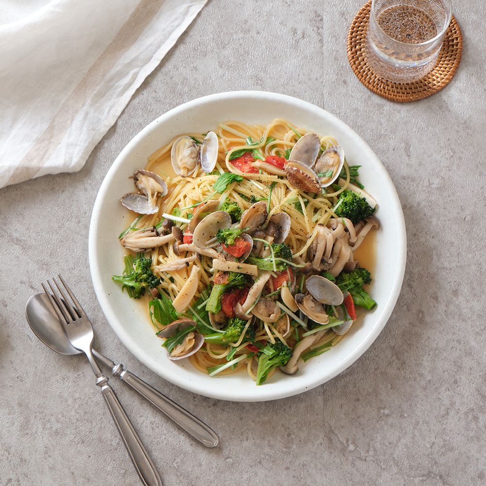 【YAMATSU STANDARD】27cm 大皿 メイン皿 ディナー皿 丸皿 プレート 皿 白 ホワイト おしゃれ 収納 カフェ食器 シンプル 美濃焼 磁器 ポーセラーツ BPAフリー ギフト 業務用 軽い 日本製