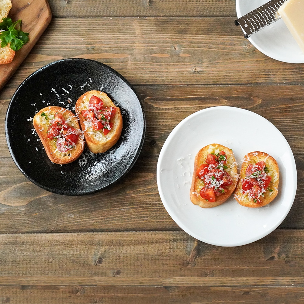 【YAMATSU STANDARD】16cm 小皿 平皿 パン皿 取鉢 取り皿 おやつ 丸皿 プレート 皿 白 黒 ホワイト ブラック おしゃれ 収納 カフェ食器 シンプル 美濃焼 磁器 ポーセラーツ BPAフリー ギフト 業務用 軽い 日本製