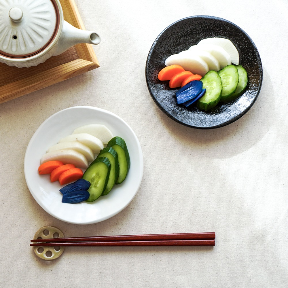 【YAMATSU STANDARD】14cm 小皿 副菜 取鉢 取り皿 おつまみ おやつ 丸皿 プレート 皿 白 黒 ホワイト ブラック おしゃれ 収納 カフェ食器 シンプル 美濃焼 磁器 ポーセラーツ BPAフリー ギフト 業務用 軽い 日本製