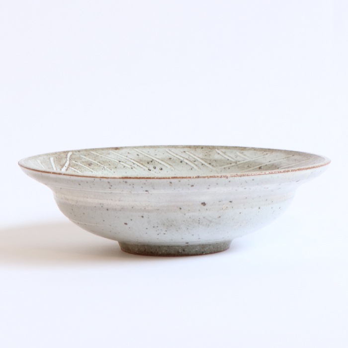 【在庫限り】【18.2cm】佇まいがおしゃれな陶器のスーププレート