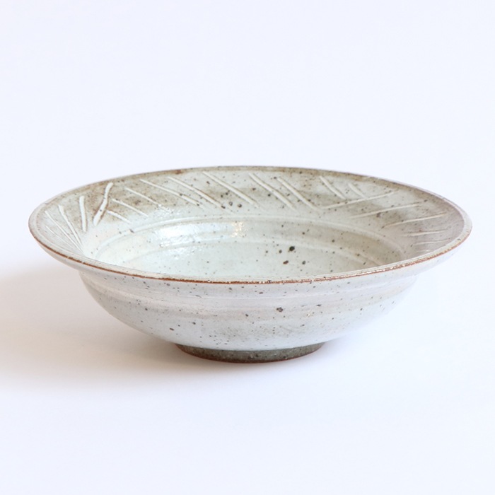 【在庫限り】【18.2cm】佇まいがおしゃれな陶器のスーププレート