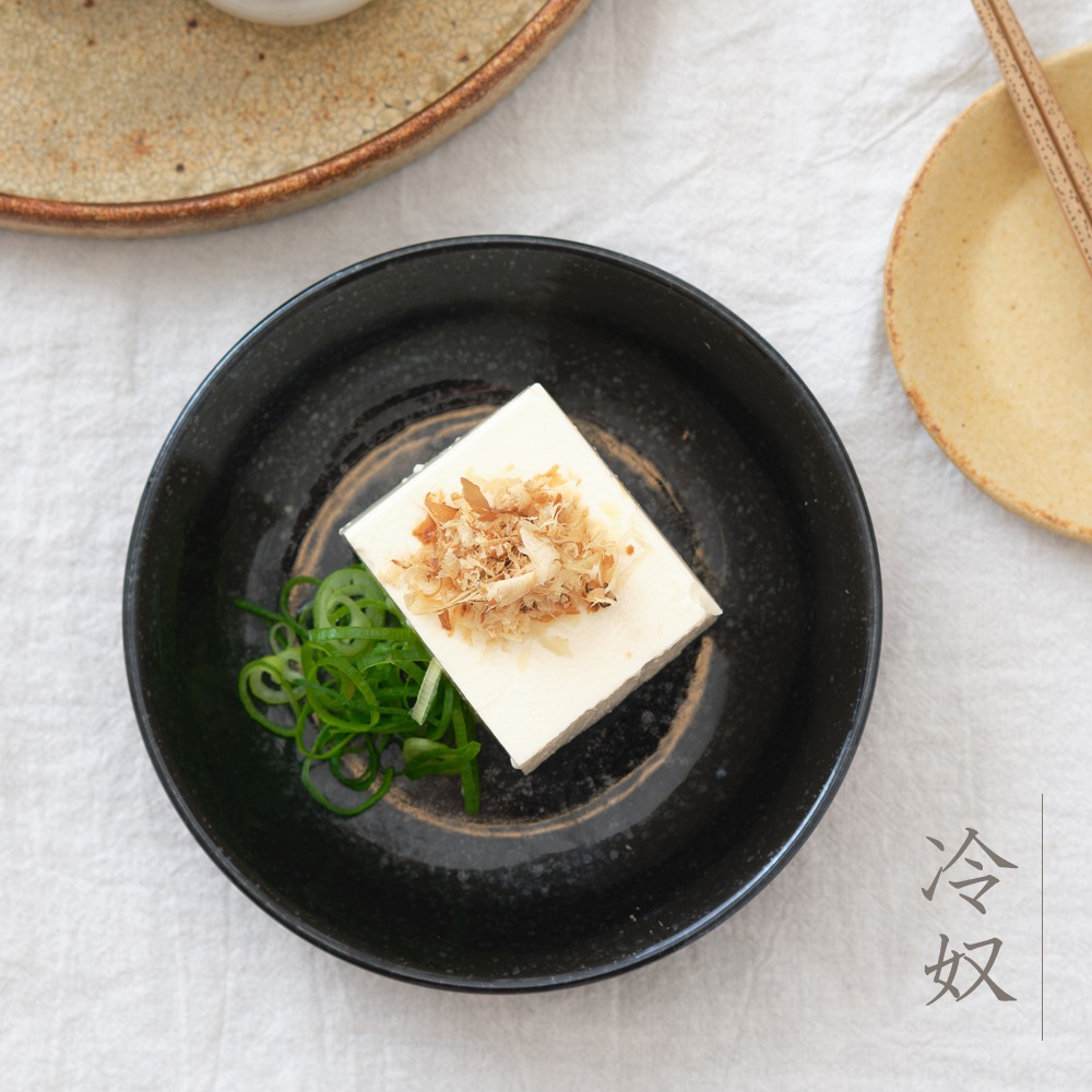 【YAMATSU STANDARD】14cm 小皿 副菜 取鉢 取り皿 おつまみ おやつ 丸皿 プレート 皿 白 黒 ホワイト ブラック 小皿〜17.9 おしゃれ 収納 カフェ食器 シンプル 美濃焼 磁器 ポーセラーツ BPAフリー ギフト 業務用 軽い 日本製