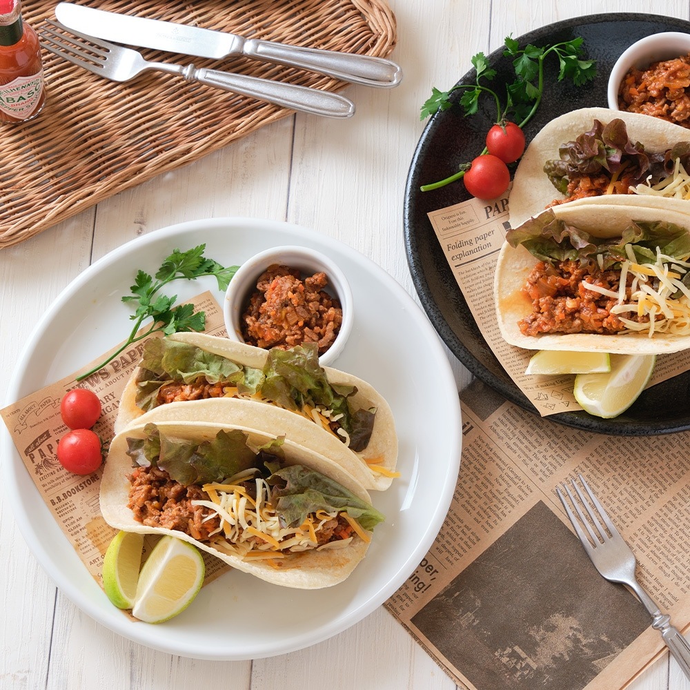 【YAMATSU STANDARD】27cm 大皿 メイン皿 ディナー皿 丸皿 プレート 皿 白 黒 ホワイト ブラック おしゃれ 収納 カフェ食器 シンプル 美濃焼 磁器 ポーセラーツ BPAフリー ギフト 業務用 軽い 日本製