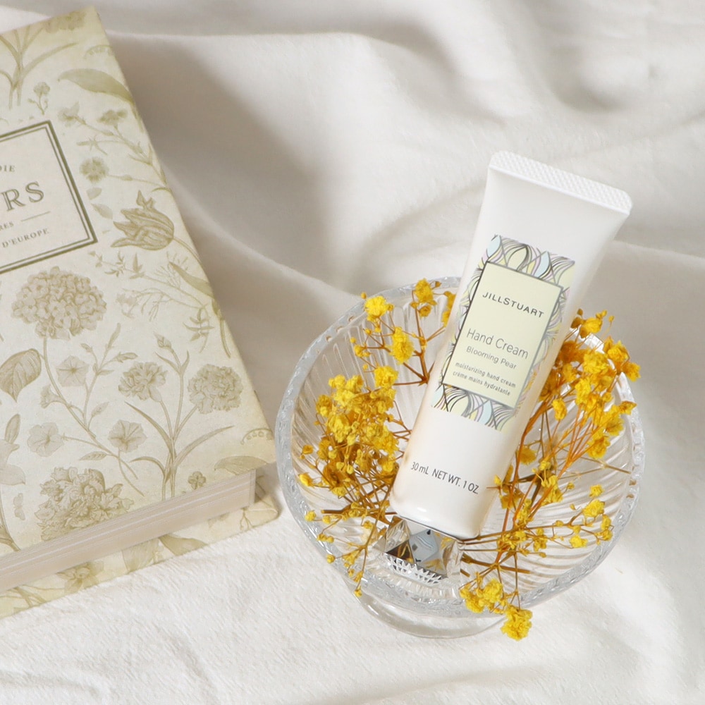 ジルスチュアート JILLSTUART ハンドクリーム 30g ハニーシトロンティー / ブルーミングペア / ホワイトフローラル / ロージーズ jillstuart 紅茶 バラベンフリー 保湿 化粧品 コスメ クリーム オイル グリセリン カカオバター ギフト プレゼント プチギフト