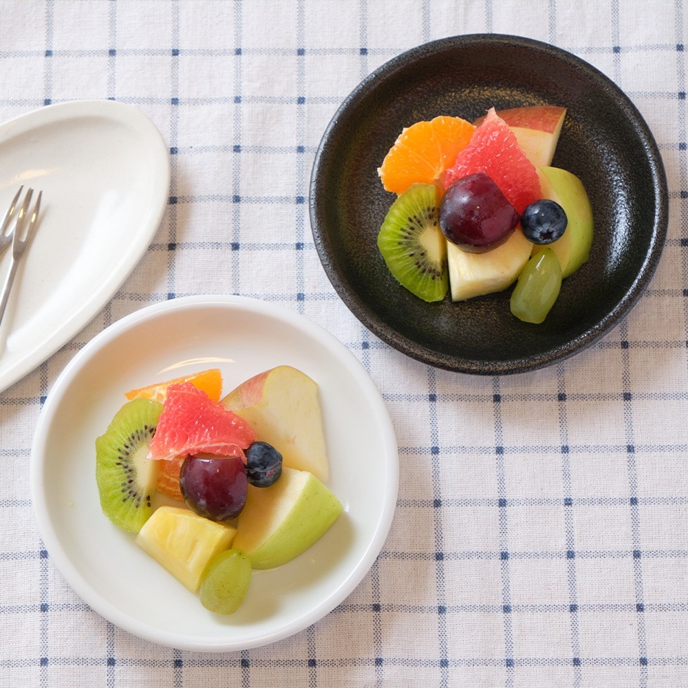 【YAMATSU STANDARD】14cm 小皿 副菜 パン皿 取鉢 取り皿 おつまみ おやつ 丸皿 プレート 皿 白 黒 ホワイト ブラック おしゃれ 収納 カフェ食器 シンプル 美濃焼 磁器 ポーセラーツ BPAフリー ギフト 業務用 軽い 日本製