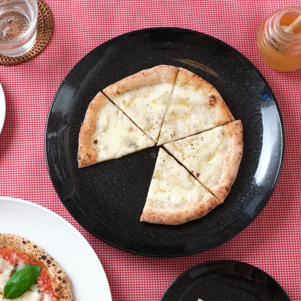 【YAMATSU STANDARD】28cm 大皿 メイン皿 ディナー皿 丸皿 プレート 皿 白 黒 ホワイト ブラック 食器 食洗機 電子レンジ 白 黒 ホワイト ブラック おしゃれ 収納 カフェ食器 シンプル 美濃焼 磁器 ポーセラーツ BPAフリー ギフト 業務用 軽い 日本製