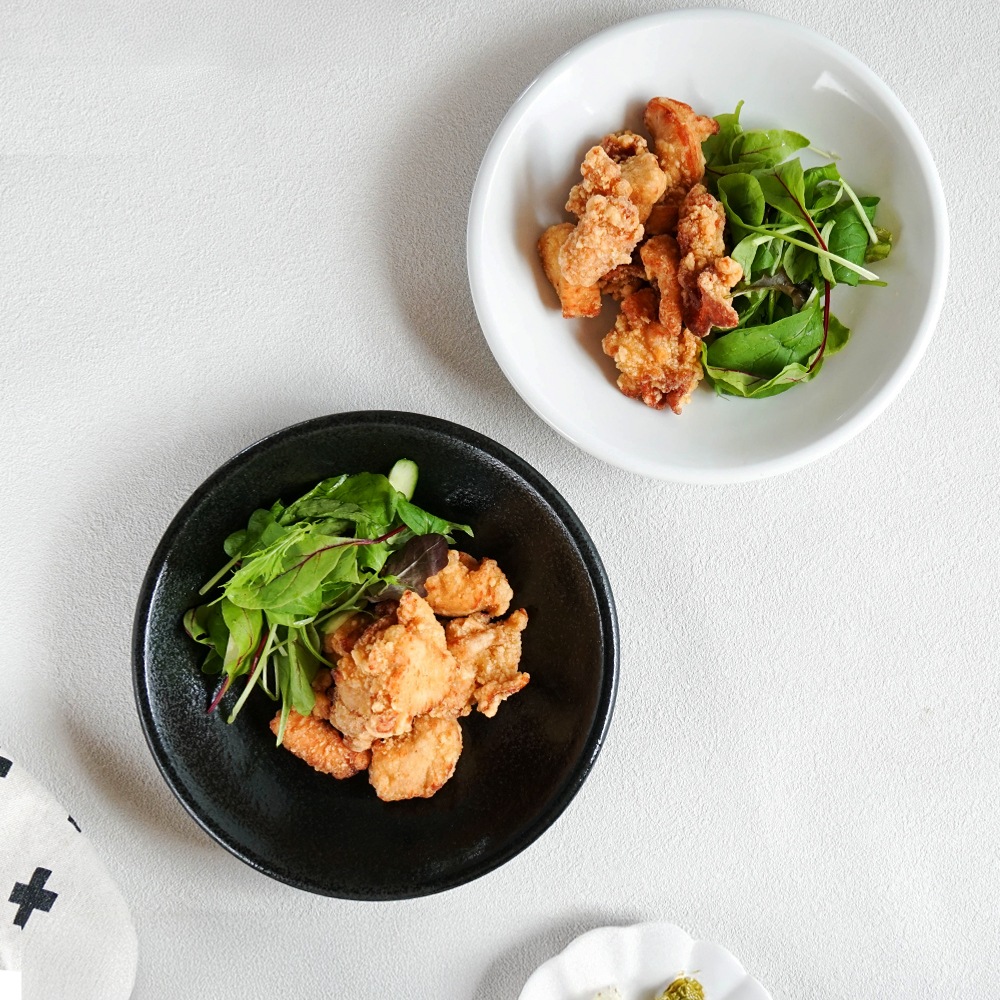 【YAMATSU STANDARD】24cm 深皿 皿 ワンプレート カレー パスタ サラダ 丸皿 プレート 皿 白 黒  ホワイト ブラック  おしゃれ 収納 カフェ食器 シンプル 美濃焼 磁器 ポーセラーツ BPAフリー ギフト 業務用 軽い 日本製