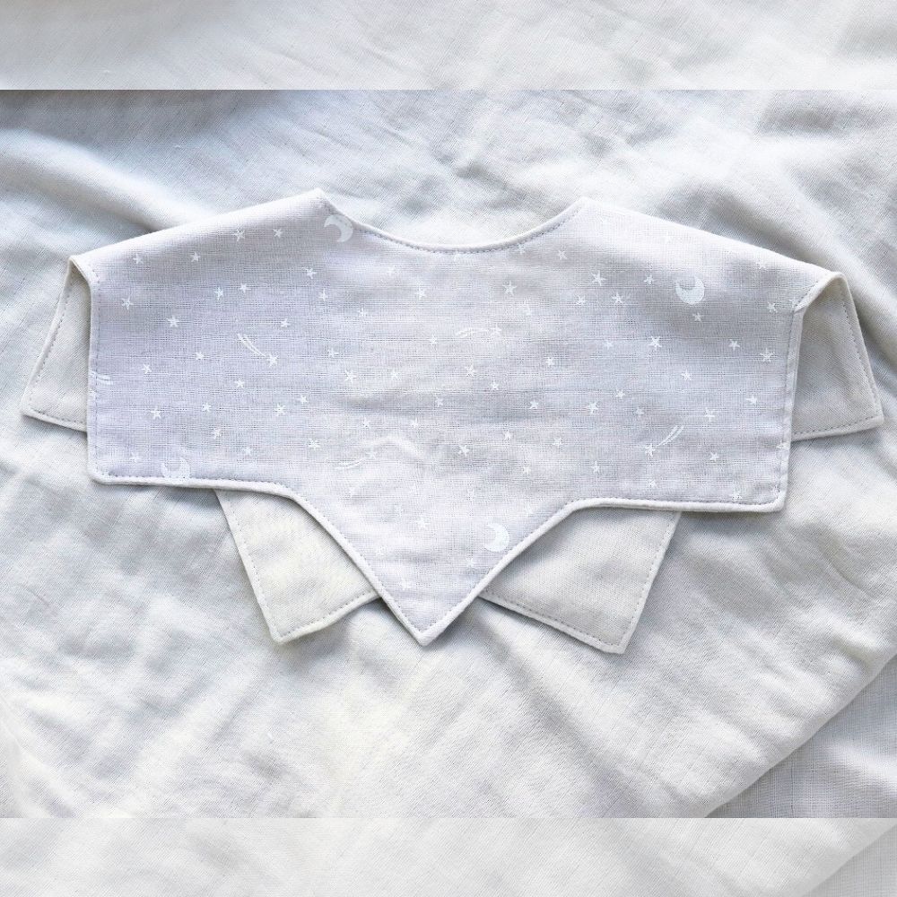 《在庫処分 半額》【日本製】ギザギザリバーシブルスタイ (柄×無地) 《 Lien de famille》 キララ