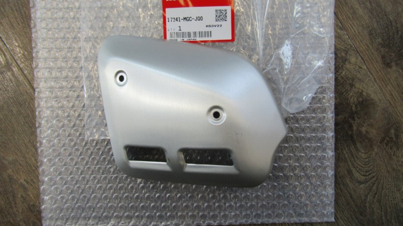 CB1100RS カバーCOMP.,R.エアークリーナーサイド中古品 17241