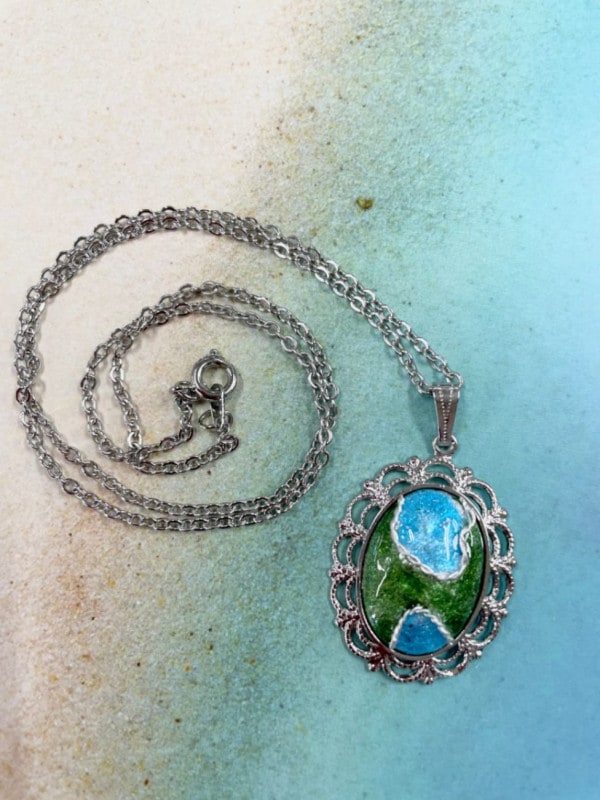 �ڼ���������1����Ρ��ò��� Earth���ϵ�˥ڥ����ȡ���������Ĺ��45����������Ȥ��礭��2.3��2.8����������������