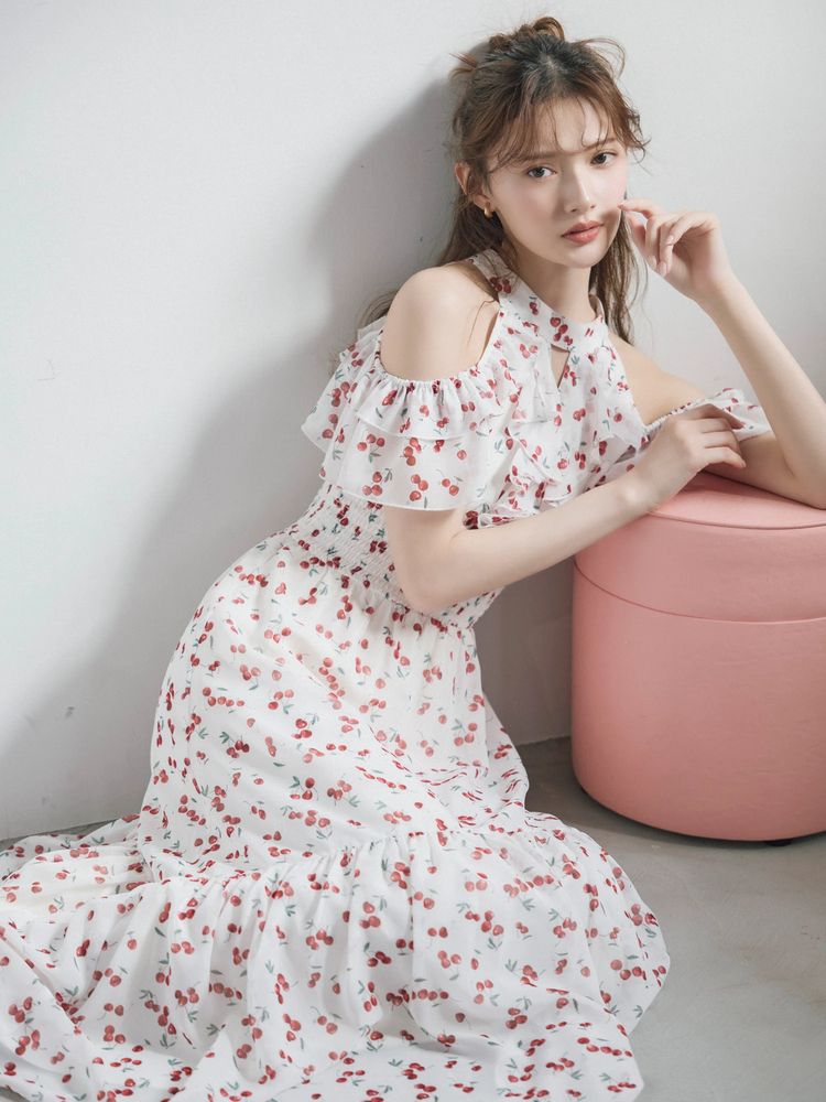3月8日まで限定値下げ　新品タグ付き　ダズリン　白　黒　2点セット dazzlin（ダズリン） ジャケット テーラードジャケット 「セットアップ