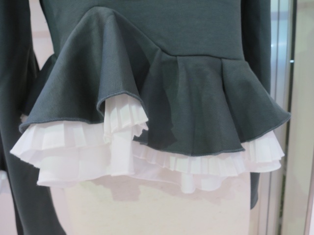 COCODEAL ランダムフリルペプラムトップス 76621322|apricot online shop