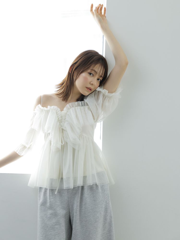 dazzlin スクエアフリルペプラムブラウス DA2342EW026775_24_l.jpg