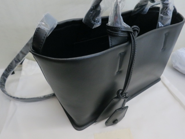 【TODAYFUL】Useful Leather Bag (M)【新品未使用】 TODAYFUL Useful Leather Bag(M) TODAYFUL Useful Leather Bag（M）