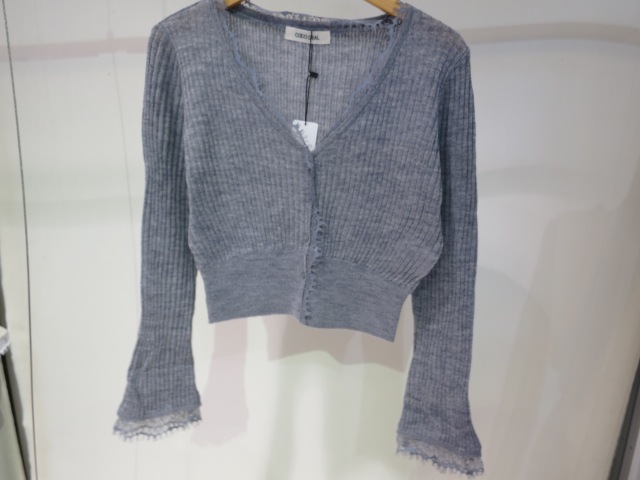 即完 ココディール タグ付 シアーリブレースカーディガン 杢グレー シアーリブレースカーディガン｜PETAL ONLINE（ペタルオンライン）