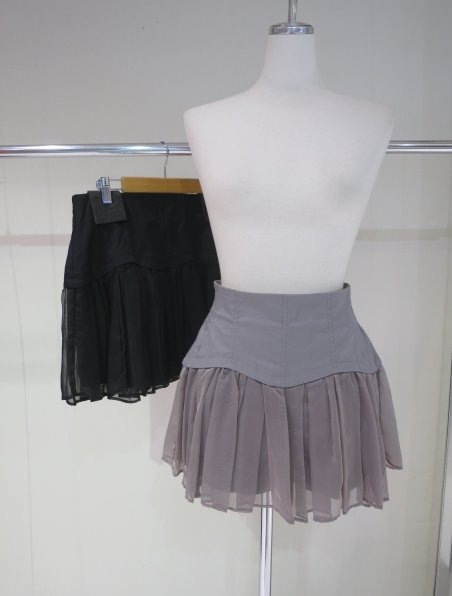 完売色　ココディール　新品タグ付　シャンブレーシフォンフリルスカパン　24AW 1_000000025766.jpg?1727860922