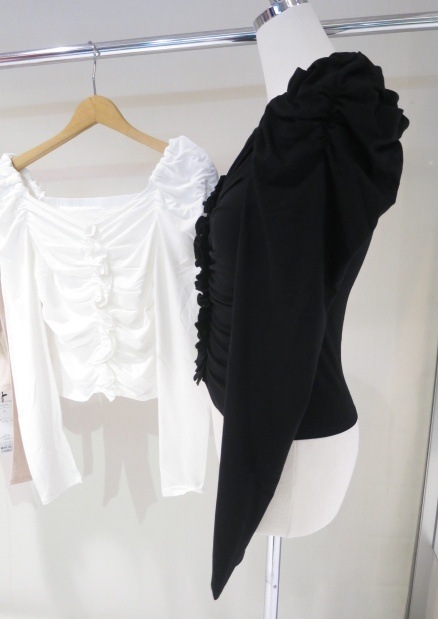 COCODEAL フリルドレープトップス 76121183|apricot online shop