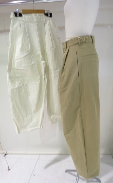 ungrid コクーンチノパンツ　S ホワイト Ungrid チノパン コクーンチノパンツ レディース : ZOZOTOWN
