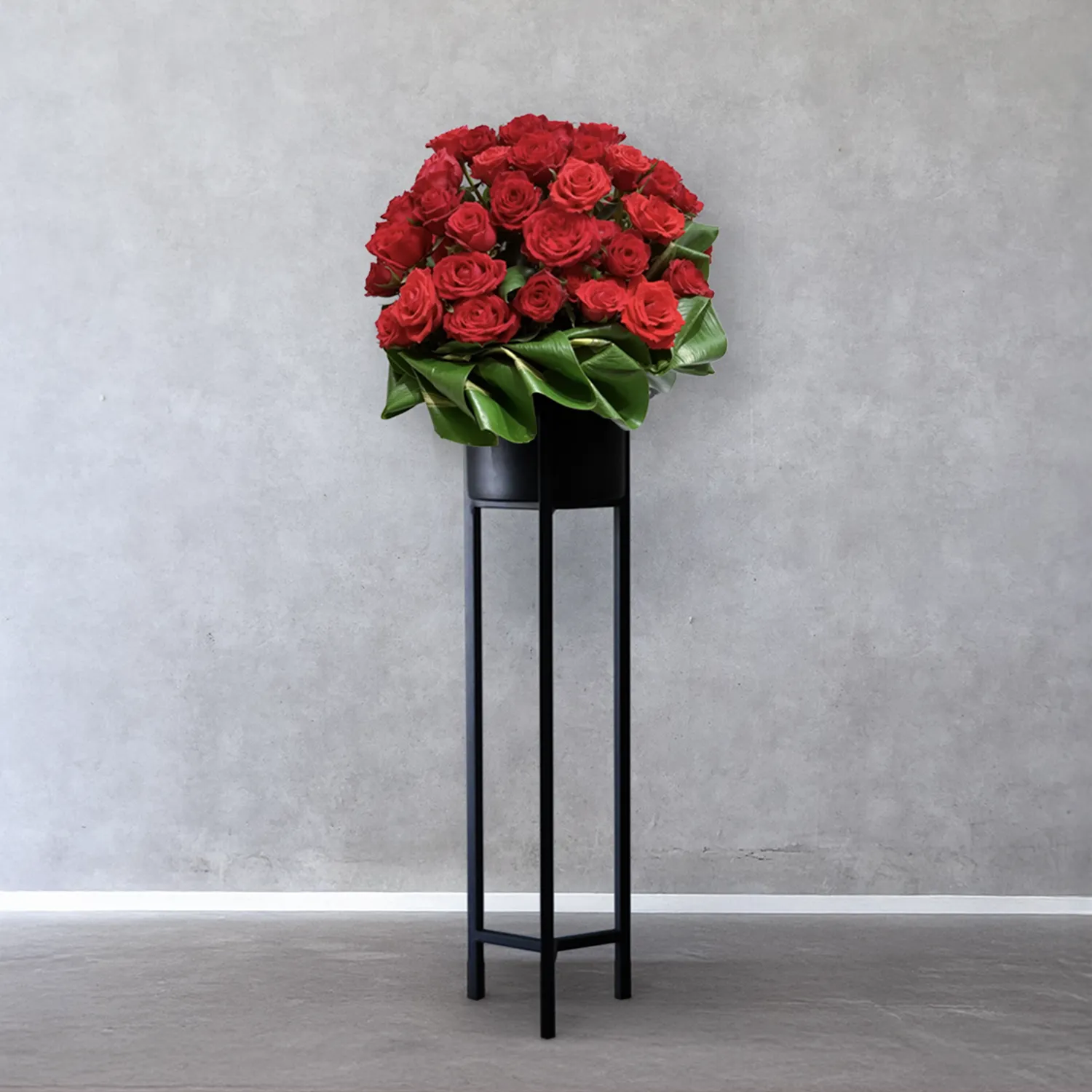 【特別なお祝いに】バラ本来の美しさが際立つ品格漂う一品