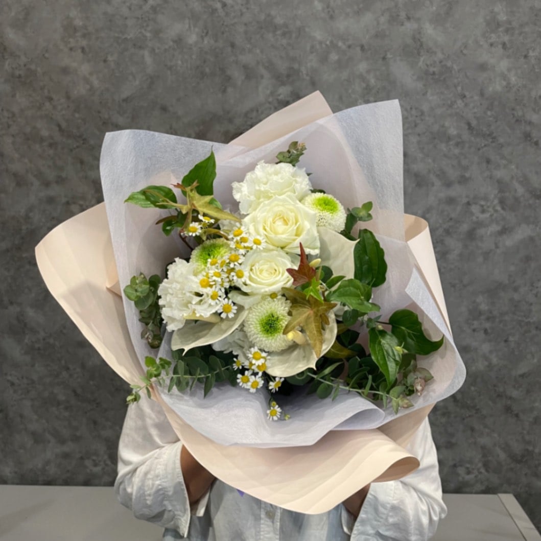 ［8月限定］さわやかな白系の花束
