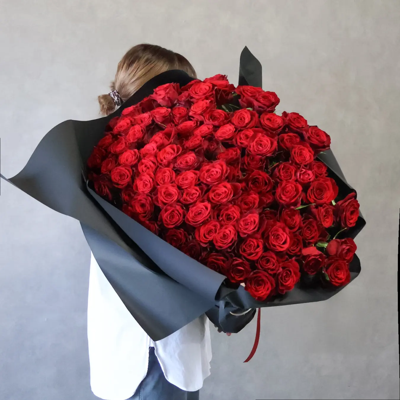 【108=トワ(永遠)】108本の赤いバラの花束