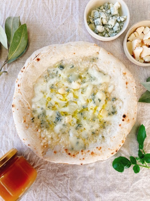 八ヶ岳ナポリピッツァ クワトロ