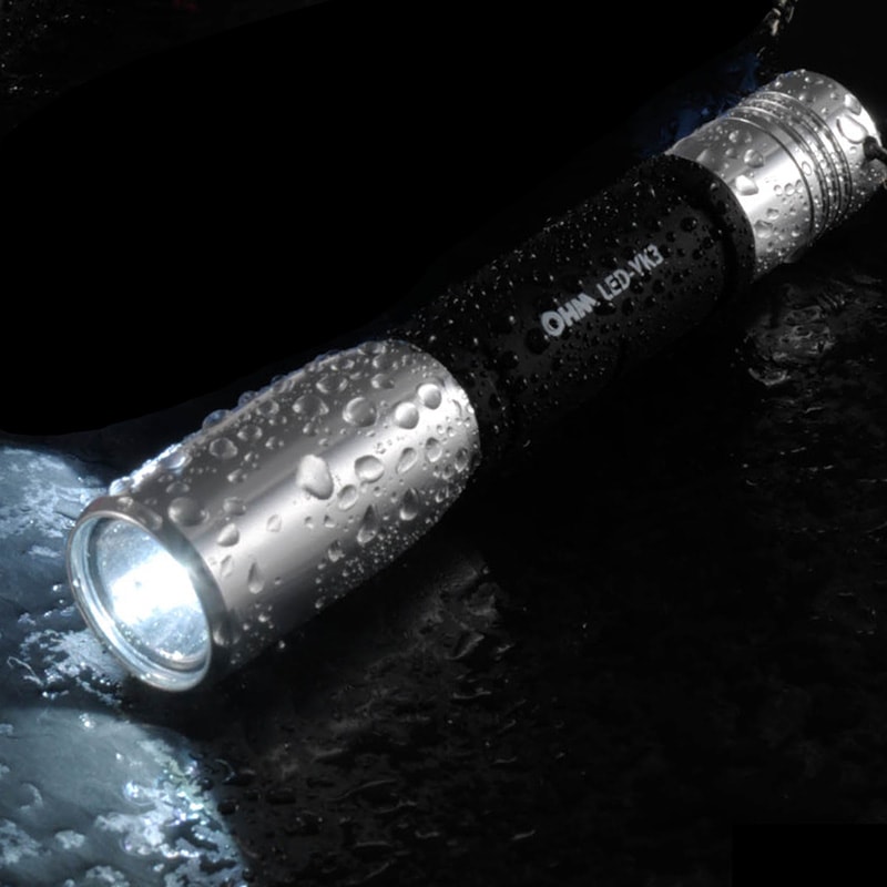 LED懐中電灯 IPX4 8lm 単4x1 アルミボディ ラバーグリップ