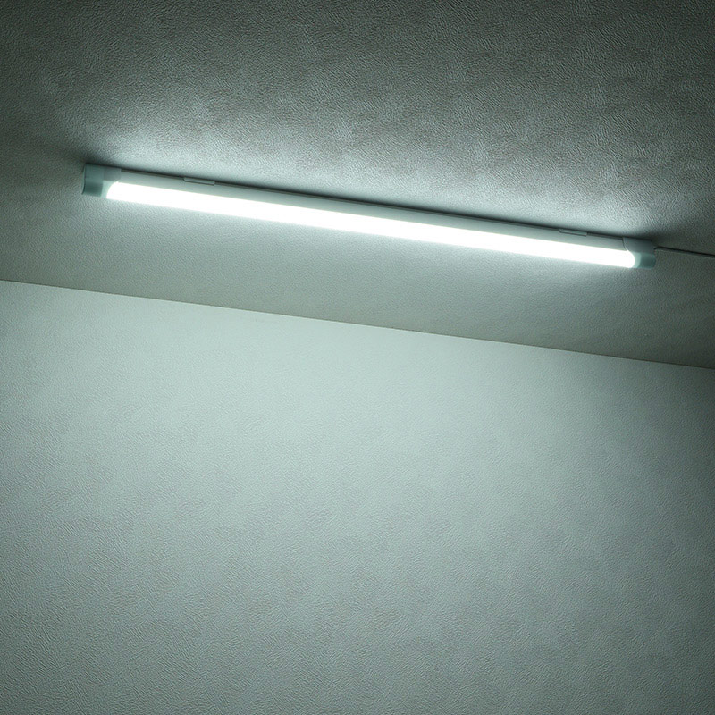 LEDエコスリムチューブライト コンセントタイプ 20W 昼光色 90cm