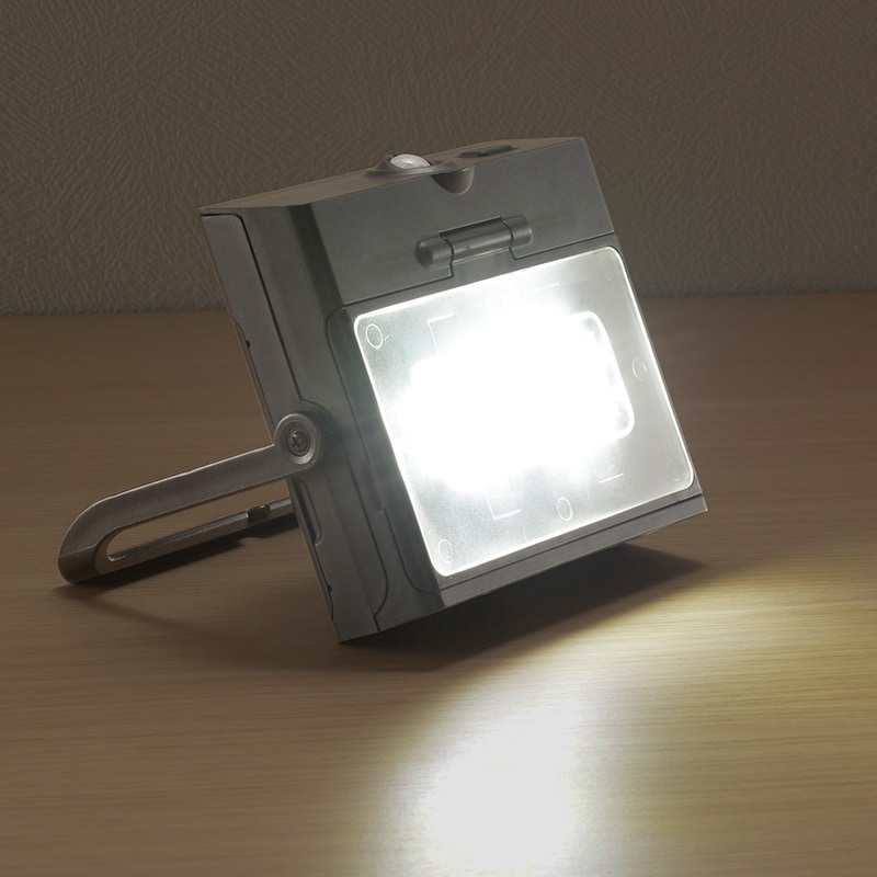monban ソーラー式センサーライト パネル折りたたみ 白色LED