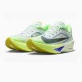 �ʥ��� Nike ������ �ե饤 6 FN8454-300(�٥��꡼���꡼��/�ܥ�ȥ�����/���ե�����/�֥�å����ץ롼��) ���˥󥰥��塼��