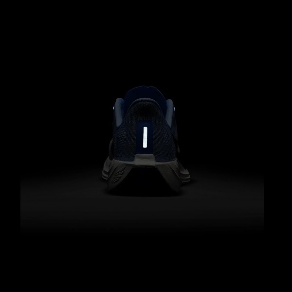 �ʥ��� Nike ������� �ڥ����� �ץ饹 FQ7261-402(����ߥ˥���/�������ѥ륹/�ۥ磻��/�֥�å�) ��ǥ��������˥󥰥��塼��