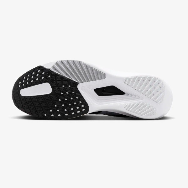 �ʥ��� Nike ���������� �饤�Х� �ե饤 4 FV6040-001(�֥�å�/����ե��졼/�ܥ��/�ۥ磻��) ���˥󥰥��塼��