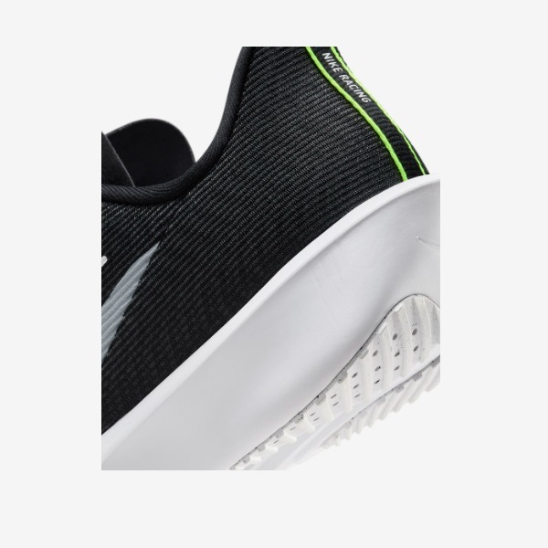 �ʥ��� Nike ���������� �饤�Х� �ե饤 4 FV6040-001(�֥�å�/����ե��졼/�ܥ��/�ۥ磻��) ���˥󥰥��塼��