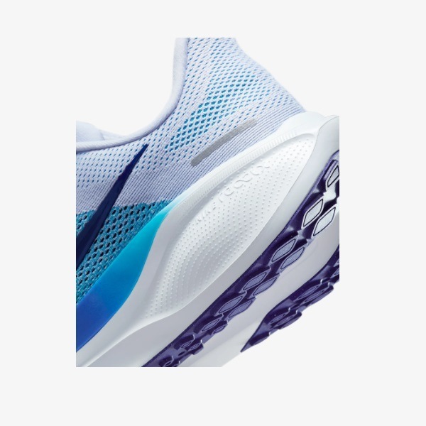 �ʥ��� Nike ���������� �ڥ����� 41 FD2722-014(��������/�եåȥܡ��륰�졼/�ǥ����ץʥ���/�֥롼�ܥ���) ���˥󥰥��塼��