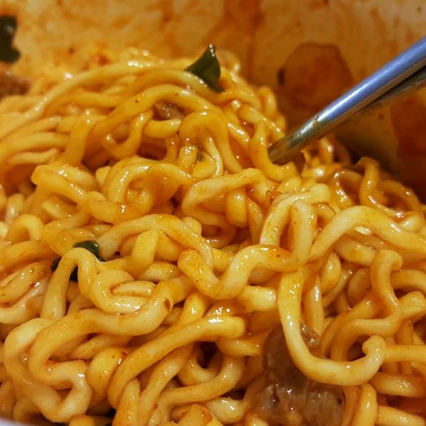 ノグリ旨辛焼きちゃんぽん1箱32食　バラでもＯＫ♪ NONGSHIM 農心 旨辛焼きちゃんぽんノグリ 137g BOX (32個入
