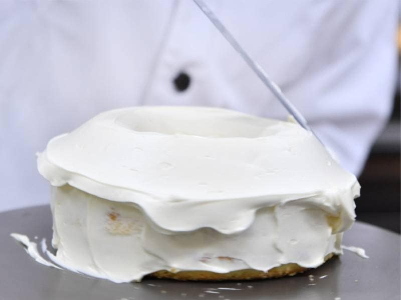 バタークリームケーキ_クランツ 5号サイズ（15cm）