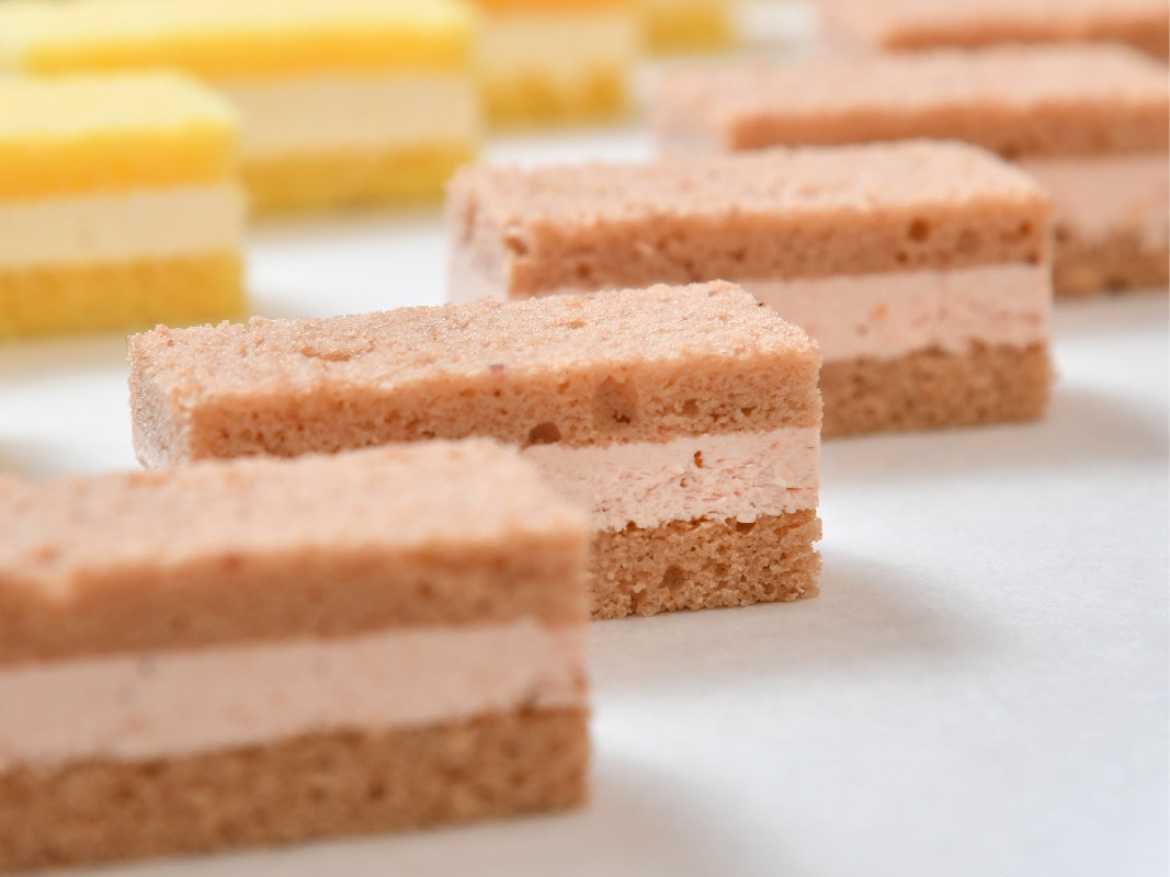 バタークリームケーキ_チョコがけ＜いちご＞8個入