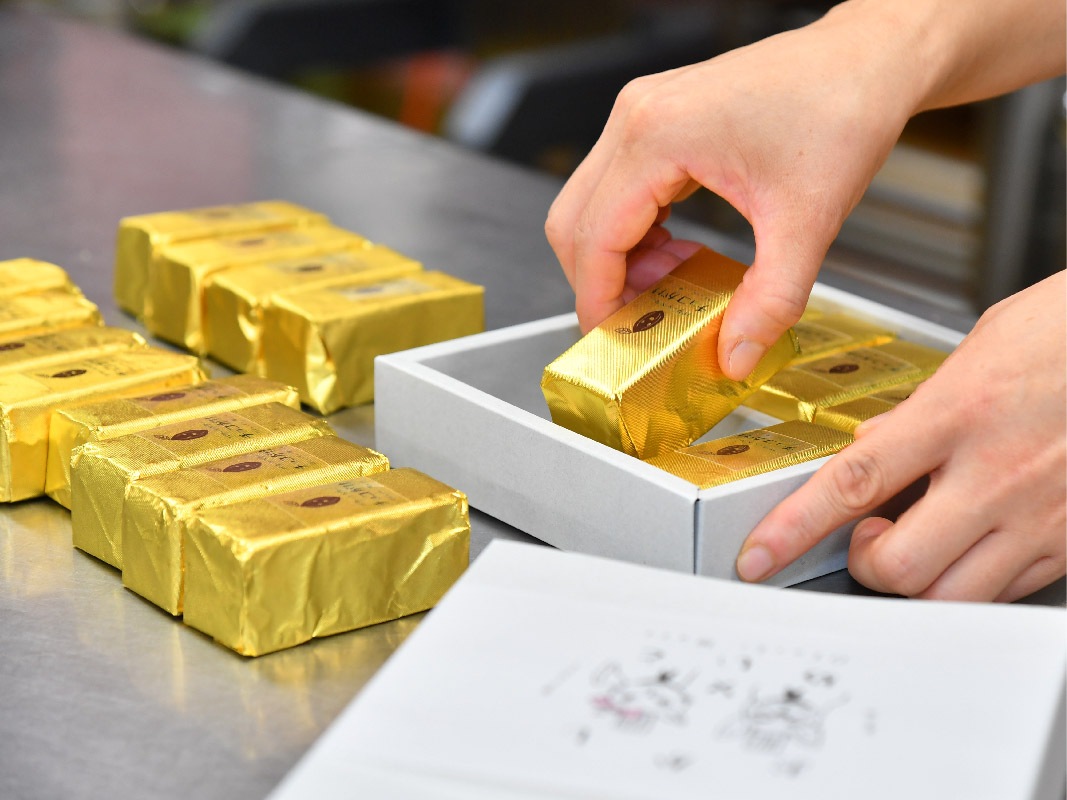 バタークリームケーキ_チョコがけ＜いちご＞8個入