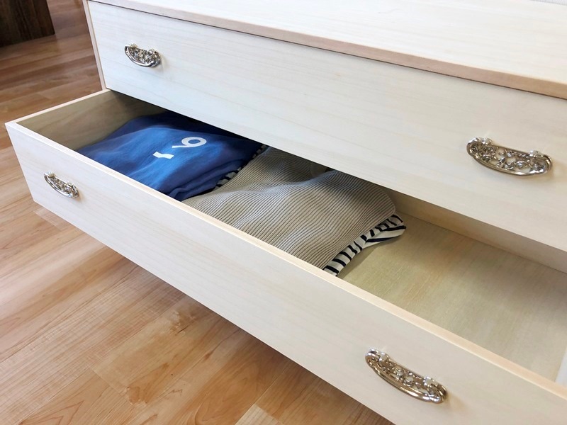 【総桐クローゼット用】洋風桐タンス キャスター付 肥前桐民芸 マーゼルン 肥前桐民芸 総桐クローゼット収納 キャスター付3段 650AMシルバー