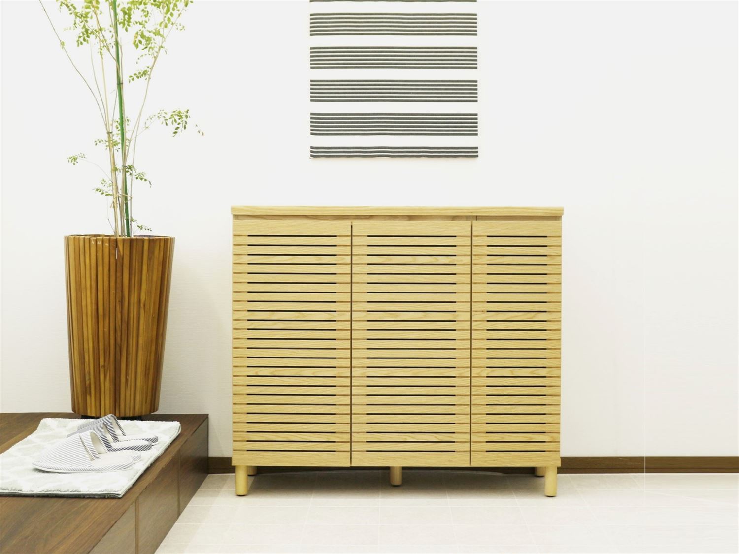 dayuanbaoぽっちゃりボディサイズ木製下駄 小花黄色 和風の縦格子下駄箱 ワビ 120センチ幅ロータイプ下駄箱 | 店舗,大川