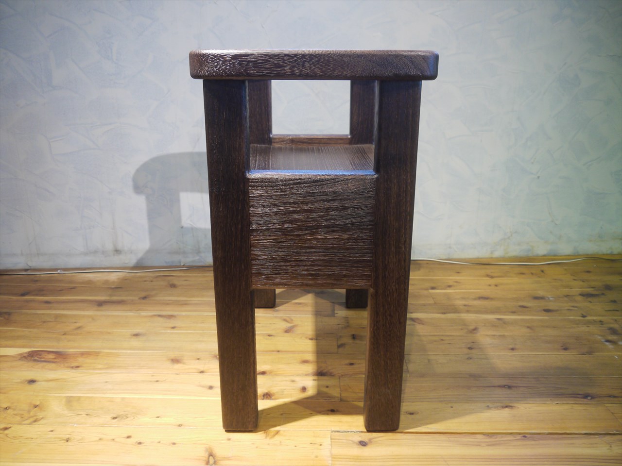 焼桐両アーム付き玄関チェア | 店舗,桐里工房 | 大川市公式オンライン