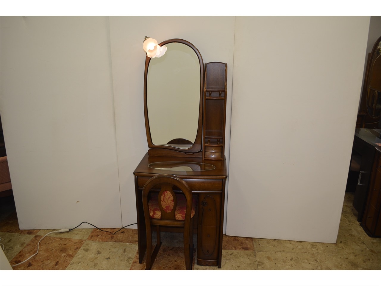 木製ドレッサー ミラー付 4引出し(1鍵付き)　久和屋　鏡台　婚礼家具　ナラ材 PLUS ONE（家具、インテリア） 婚礼家具 結婚 新築 ドレッサー