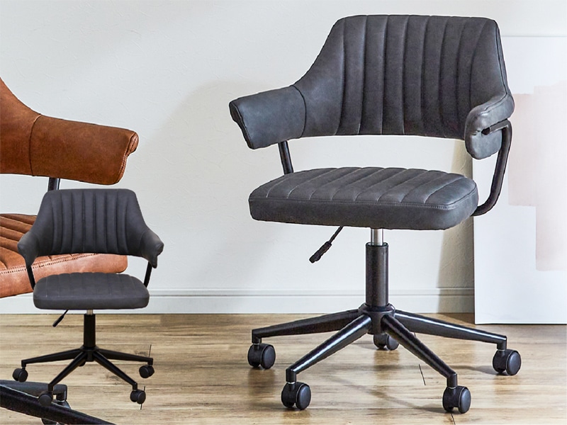 ムラのある合皮を採用した肘付レトロワークチェアー 昇降式 キャスター