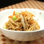 化学調味料無添加！【電子レンジで温めるだけ】 切干大根煮 (国産の切干大根を使用し、シャキシャキの食感を残しながら、和風だしで優しい味付けに仕上げました)