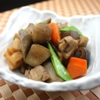 化学調味料無添加！【電子レンジで温めるだけ】 筑前煮 (ゴロゴロの根菜たっぷりで、大きいのにちゃんと柔らかい、柔しい味の筑前煮)