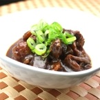 化学調味料無添加！【電子レンジで温めるだけ】 牛すじどて煮 (国産牛を100%使用し、尾張八丁味噌でこってりと長時間煮込んだ牛すじどて煮はビールとの相性もばっちり)