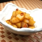 化学調味料無添加！【電子レンジで温めるだけ】 じゃがいものピリ辛炒め (お弁当のおかずやおつまみにも人気の、一口サイズのコロコロしたじゃがいものピリ辛炒め)