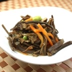 化学調味料無添加！【電子レンジで温めるだけ】 ぜんまいの田舎煮 (まるでおばあちゃんの家に来たような、シャキシャキ食感の残るどこか懐かしくほっこりする優しい味の田舎煮)